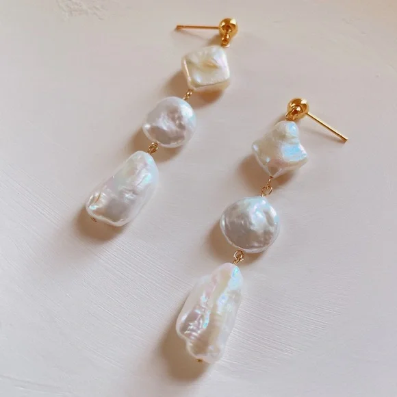 Genuine natural baroque pearl dangle earrings - Picture 2 of 6